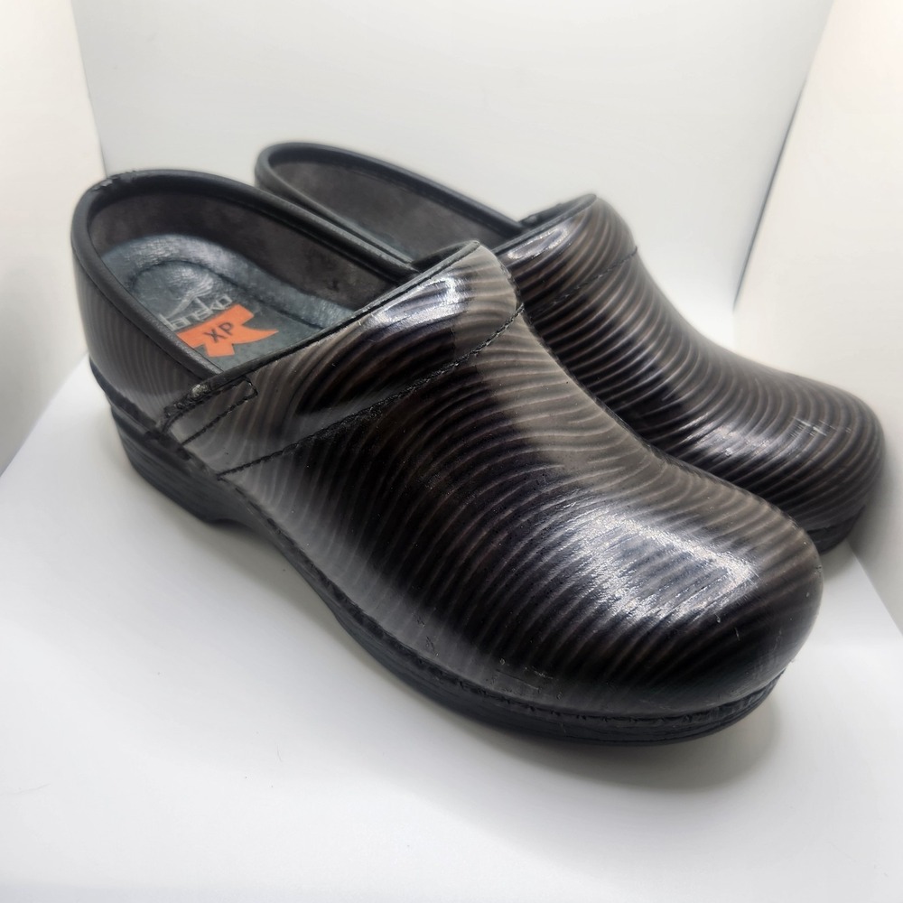 Dansko 36 XP Pro Clogs Blk Grey Wavy Stripe Patent Leather Comfort Shoe Non Slip